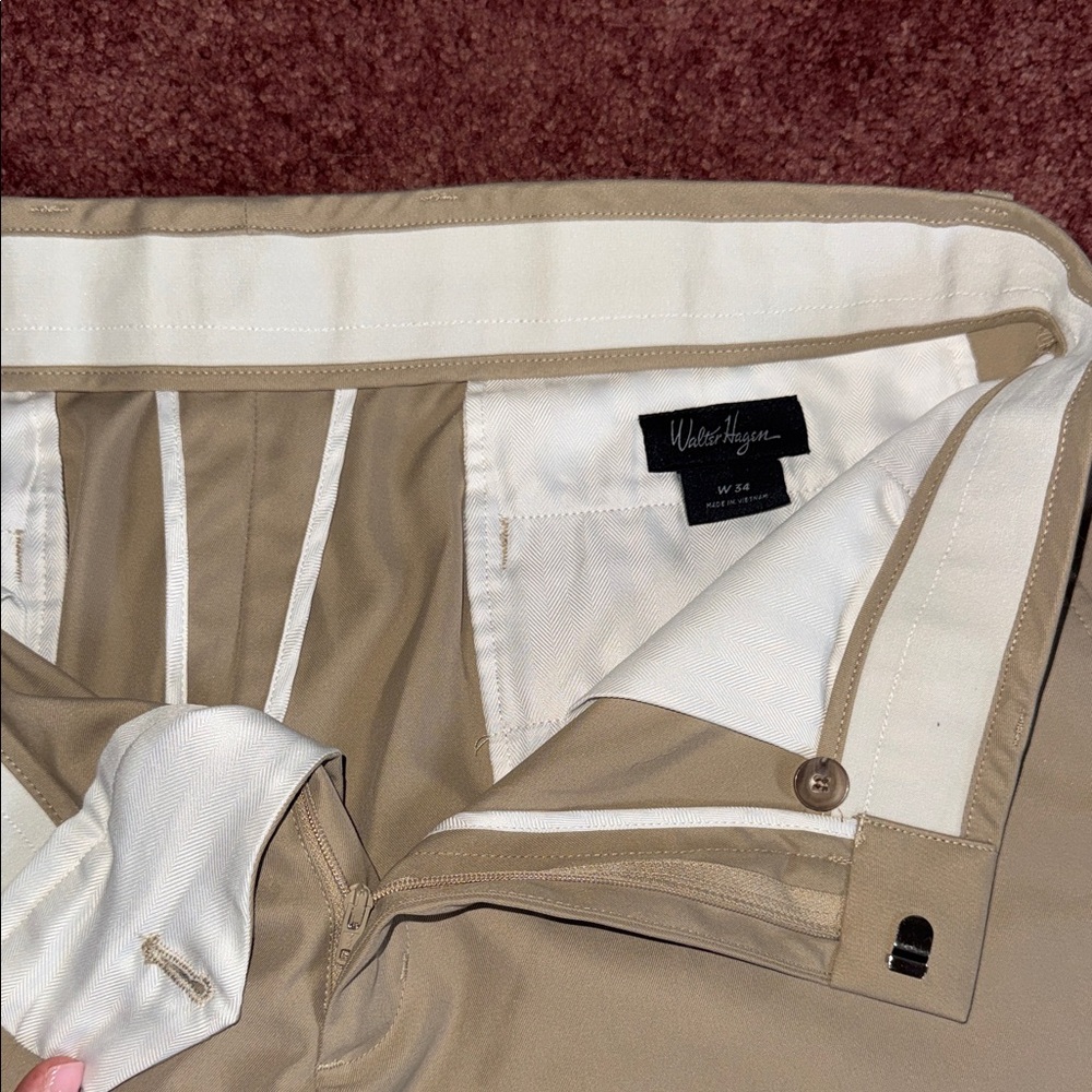 Walter Hagen Men's Beige Flat Front Shorts - Picture 2 of 3